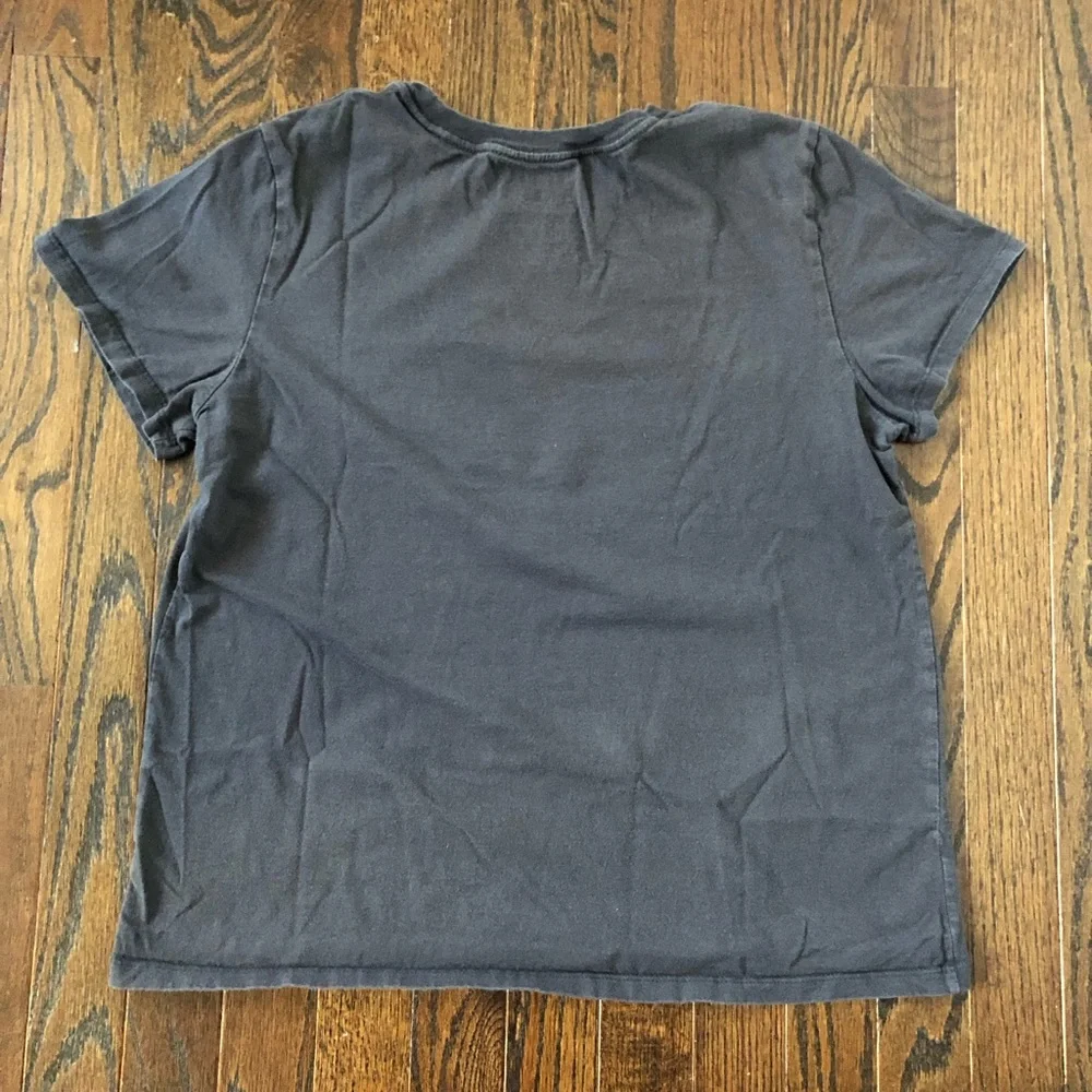 Schitt’s Creek Women’s M Dark Gray “Rose Apothecary” Store Logo Graphic T-Shirt - Picture 8 of 9